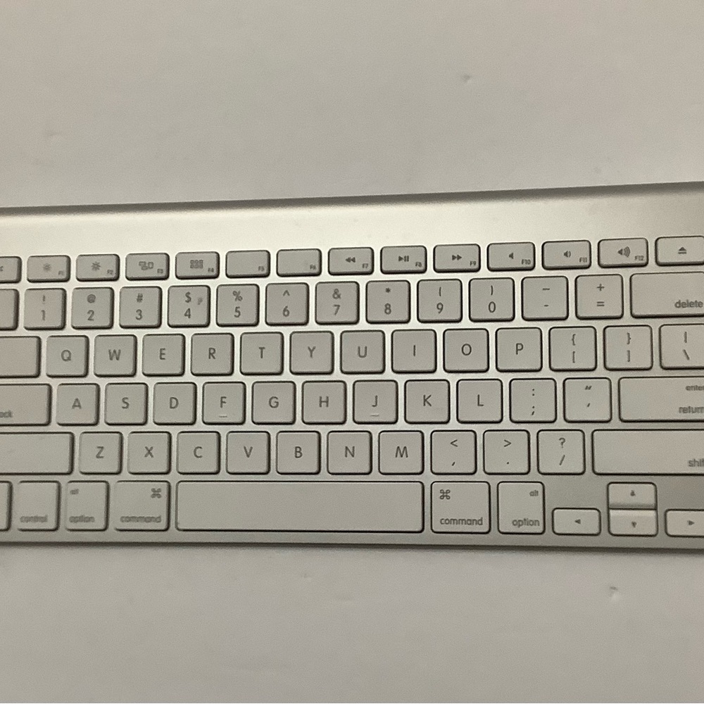 Apple Mac Bluetooth Wireless Silver Slim Magic Keyboard Model A1314